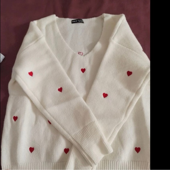 Heart Embroidery Drop Shoulder Sweater - Picture 7 of 9